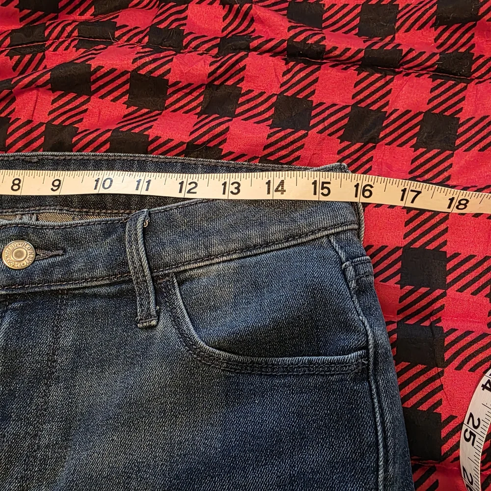 Old Navy Women's Blue Jeans - Picture 7 of 7